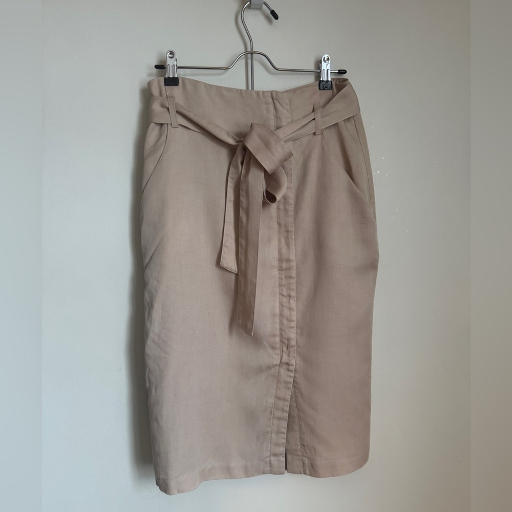 Zip up tan pencil skirt with bow belt